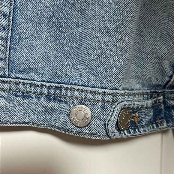 Calvin Klein Women’s Light Blue Denim Jacket Large - Picture 6 of 7